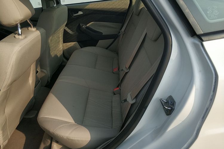 福特 福克斯 2015款 三厢 1.6L 手动舒适型中控内饰7004