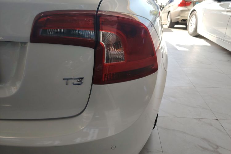 沃尔沃S60 2018款 S60L T3 智进进取版车身外观6006