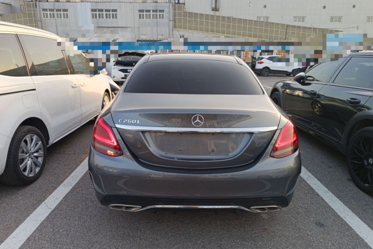 奔驰C级 2020款 C 260 L 运动版车身外观6