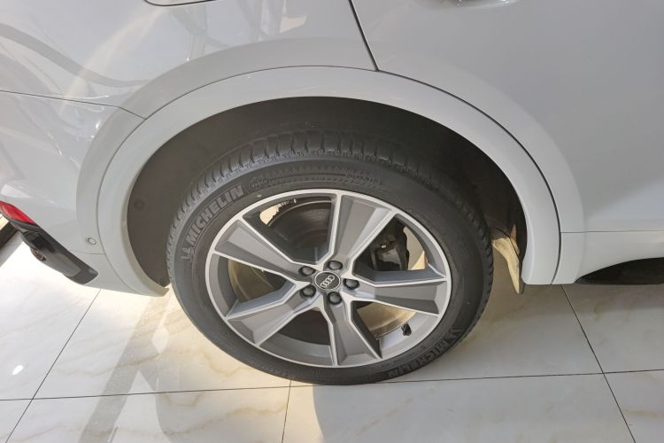 奥迪Q5L 2022款 40T 豪华动感型车身外观6008