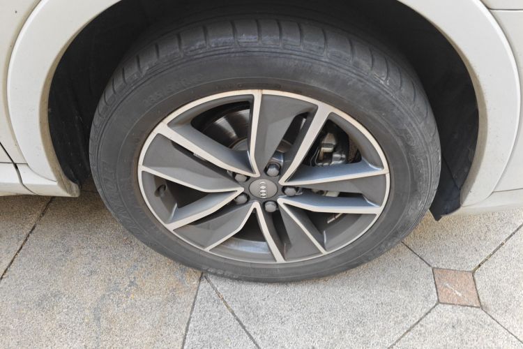 奥迪Q3 2018款 35 TFSI 运动型典藏版车身外观10