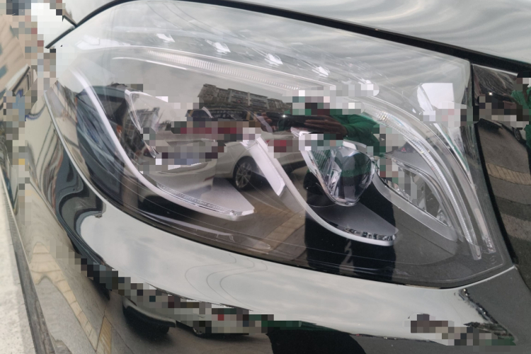 奔驰GLS 2018款 GLS 320 4MATIC车身外观8