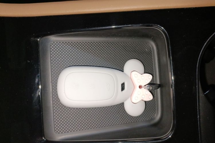 理想汽车 理想ONE 2021款 增程6座版中控内饰11