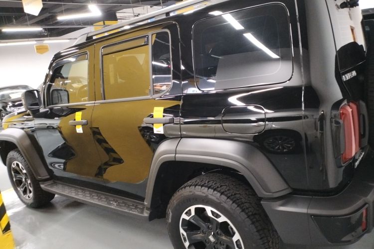 坦克300 2024款 2.0T 征服者车身外观4