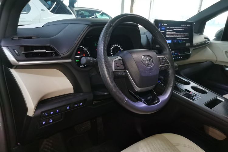 丰田 格瑞维亚 2022款 2.5L混动 尊爵版中控内饰7002