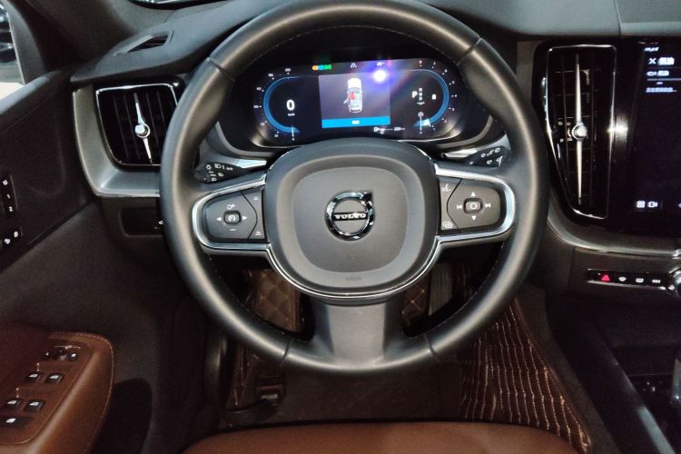 沃尔沃XC60 2023款 B5 四驱智逸豪华版中控内饰13