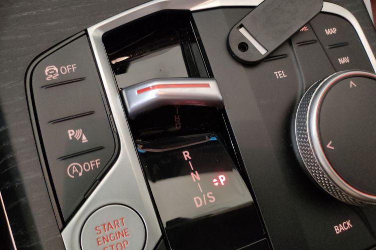 宝马3系 2025款 325Li M运动套装中控内饰18