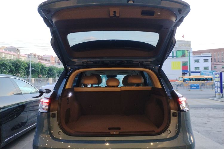 鸿蒙智行 尚界H5 2025款 纯电 Max 长续航机舱底盘23