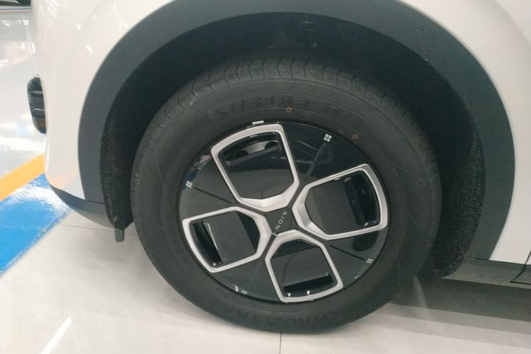 埃安 AION UT 2025款 330星辉版车身外观6007