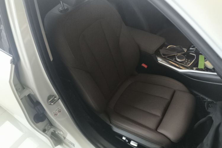 宝马3系 2022款 325Li M运动套装中控内饰41