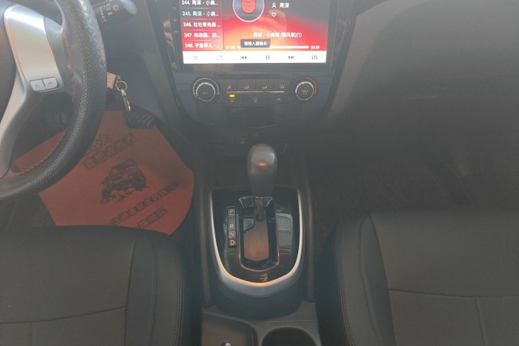 日产 逍客 2017款 2.0L CVT精英版 国V中控内饰18