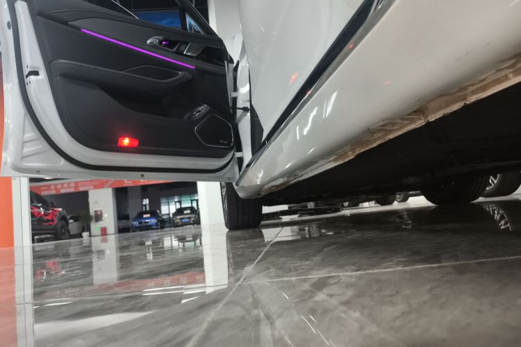 红旗H5 2023款 2.0T 自动智联旗畅版局部细节9002