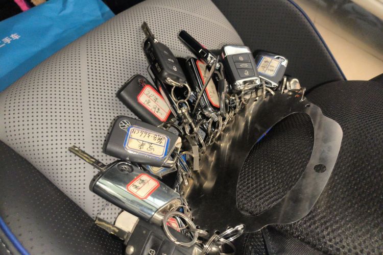 大众 高尔夫 2025款 300TSI R-Line中控内饰7001