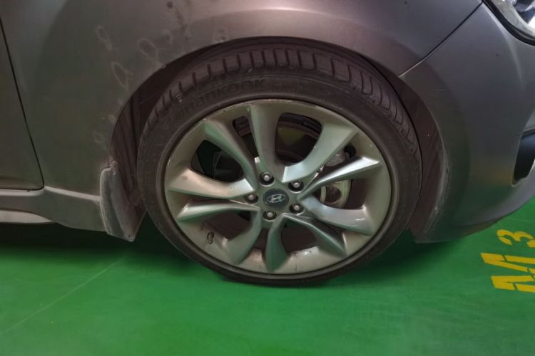 现代 Veloster飞思 2015款 1.6T 自动豪华版车身外观10