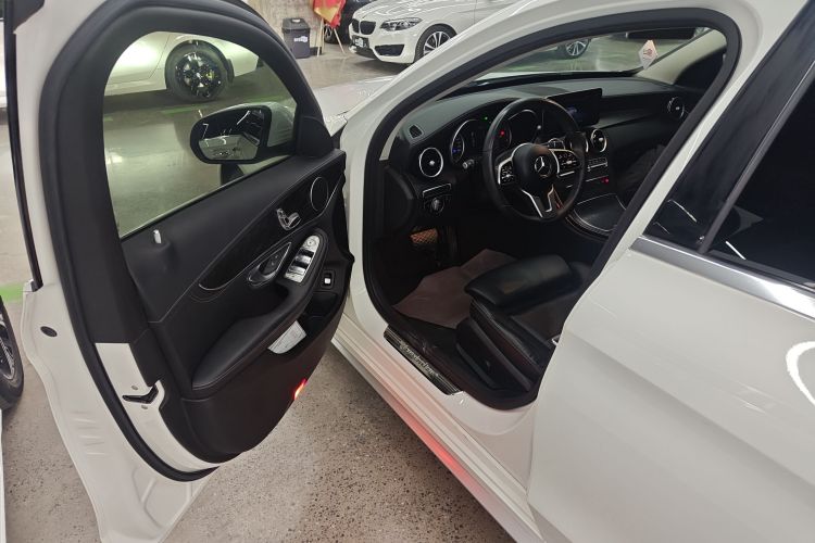 奔驰C级 2019款 C 180 L 时尚型运动版中控内饰20