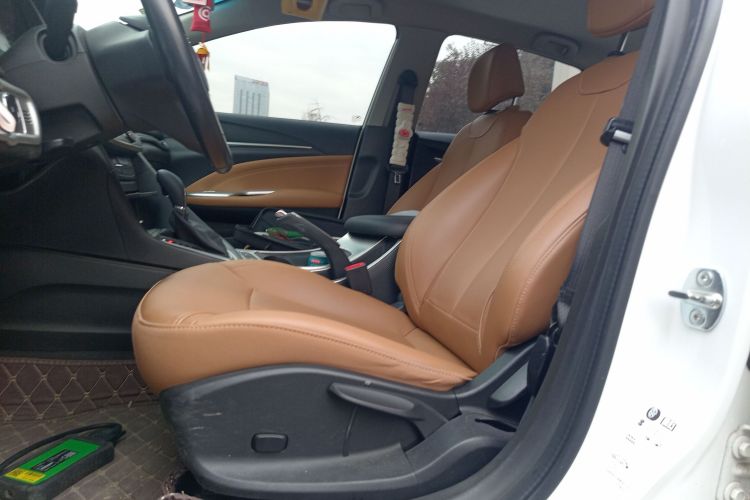 别克 阅朗 2019款 18T 自动互联旗舰型 国V中控内饰19