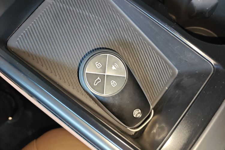 蔚来ES8 2020款 580KM 七座版中控内饰11