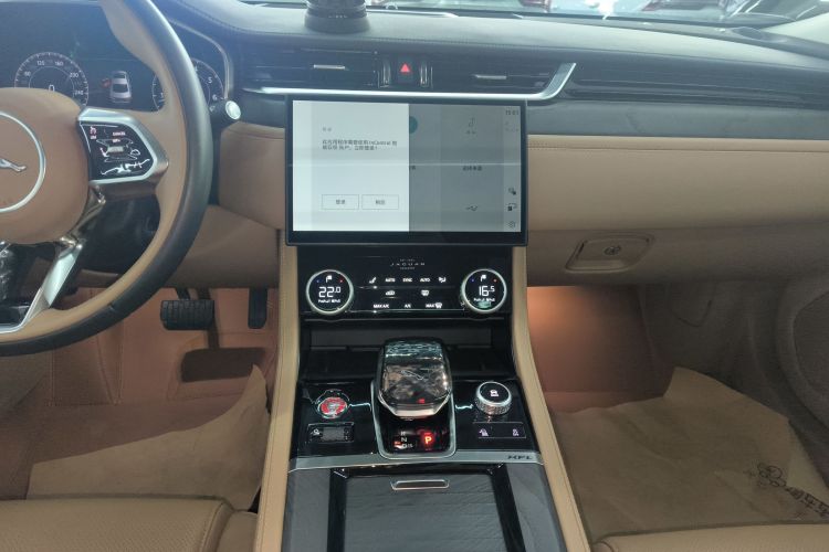 捷豹XFL 2024款 2.0T P250 两驱尊享豪华版中控内饰16