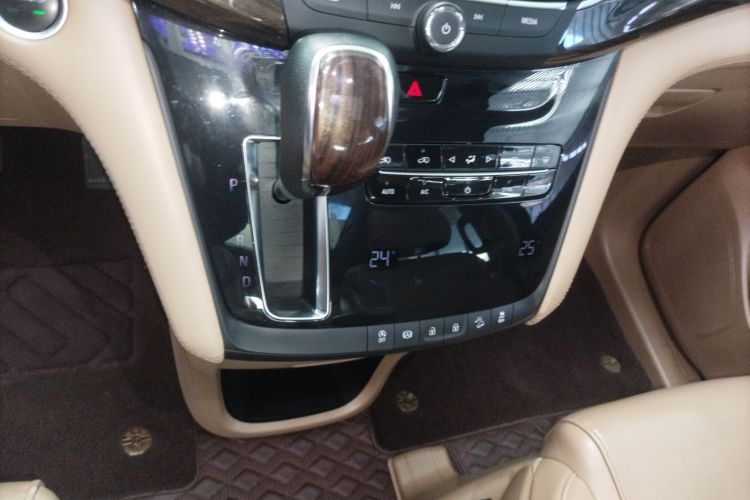 别克GL8 2017款 ES 28T 豪华型 国V中控内饰18