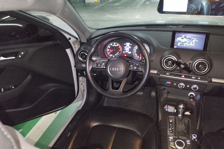 奥迪A3 2019款 Limousine 35 TFSI 进取型 国VI中控内饰13