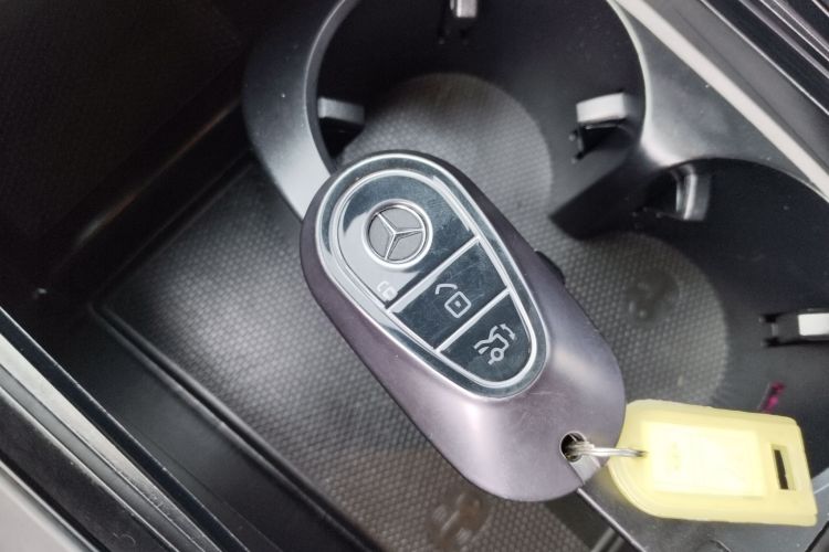 奔驰C级 2022款 改款 C 260 L 运动版中控内饰7001