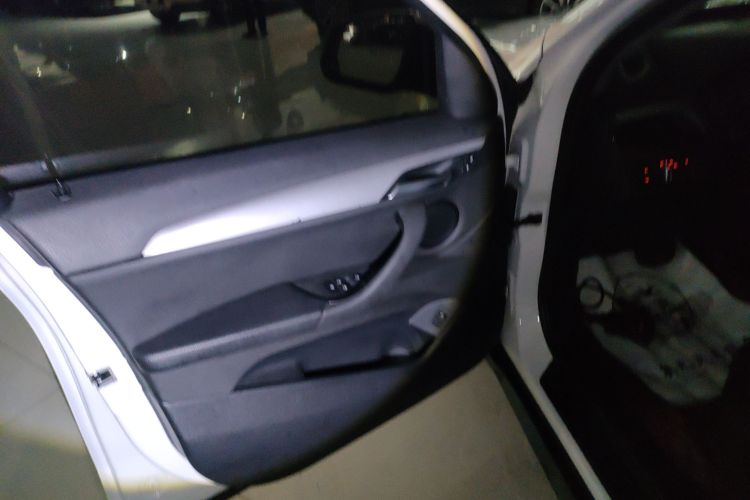 宝马X1 2016款 sDrive18Li 尊享型中控内饰7007