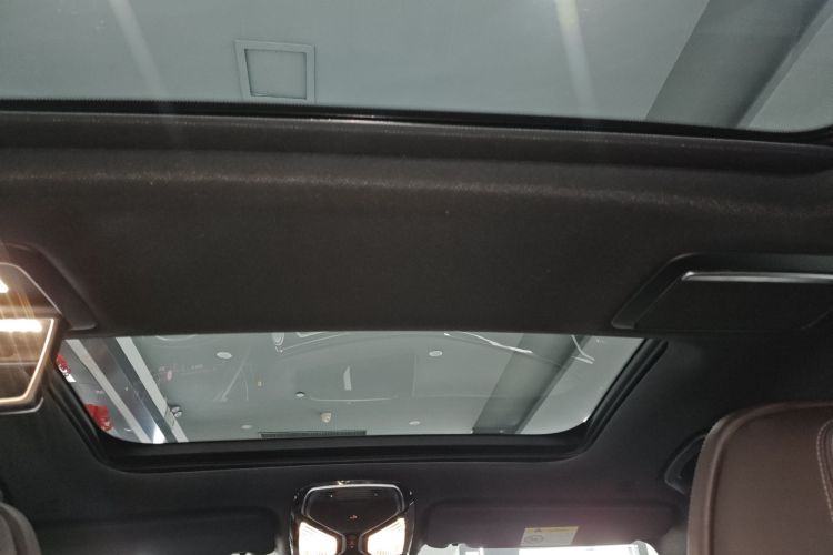 宝马7系 2019款 改款 740Li 领先型 M运动套装中控内饰22