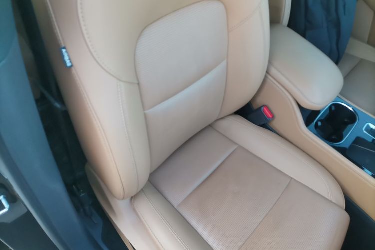 理想汽车 理想ONE 2021款 增程6座版局部细节41