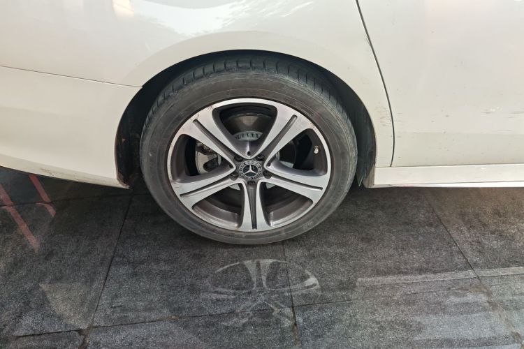 奔驰E级 2020款 E 260 L 运动型车身外观6006