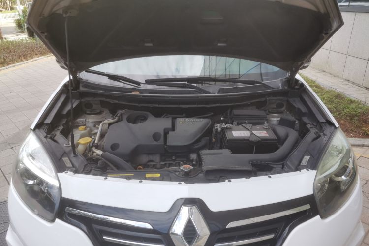 雷诺 科雷傲(进口) 2013款 2.5L 两驱舒适版机舱底盘24