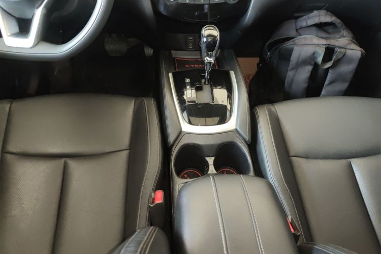 日产 奇骏 2017款 2.0L CVT舒适版 2WD中控内饰18