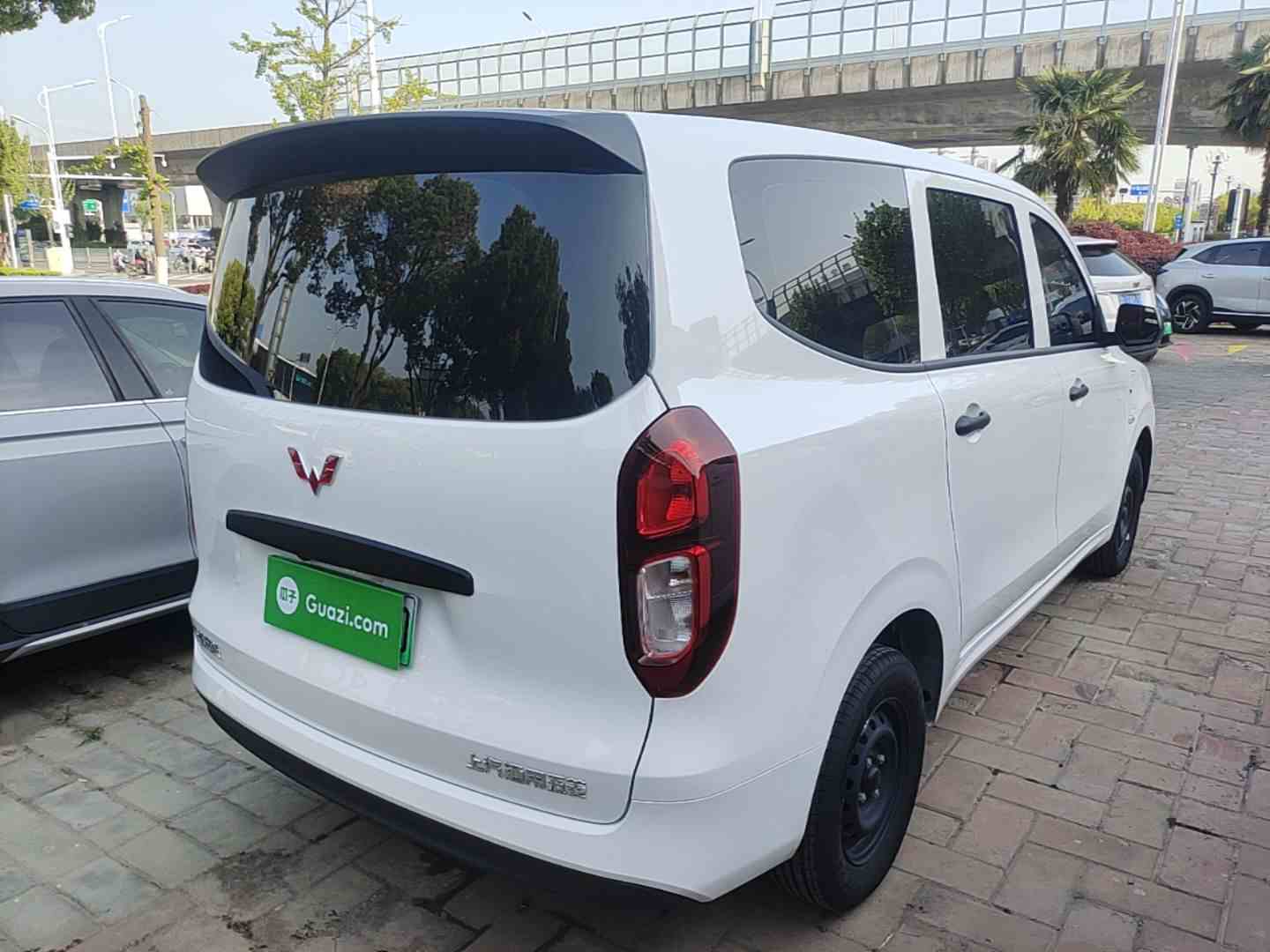 五菱汽车 五菱宏光新能源 2024款 纯电版 300KM 标准型(5)