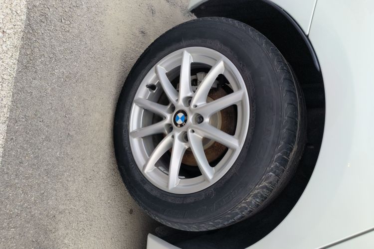 宝马2系旅行车 2019款 218i 时尚型车身外观56