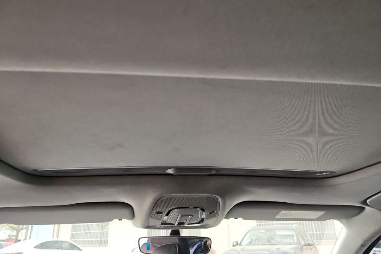 奥迪A4L 2017款 40 TFSI 进取型中控内饰22