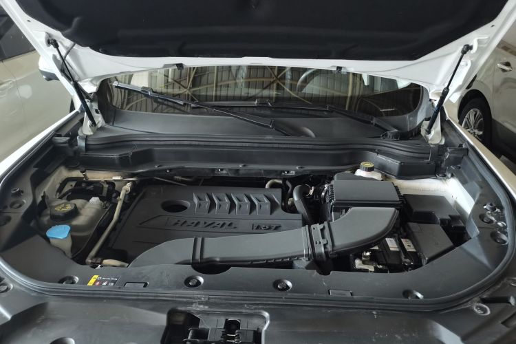 哈弗H6 2021款 1.5T 自动冠军版机舱底盘24