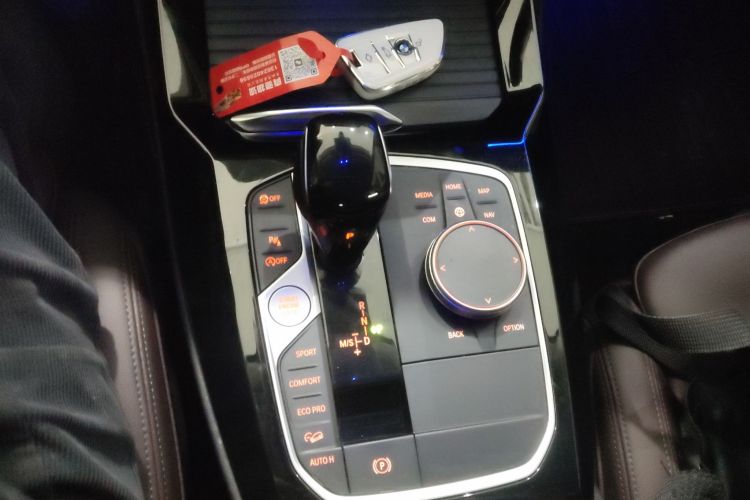 宝马X3 2022款 改款 xDrive30i 尊享型 M曜夜套装中控内饰18
