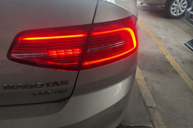 大众 迈腾 2018款 330TSI DSG 领先型车身外观6006