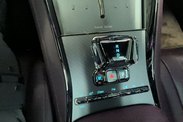 腾势Z9GT 2024款 1100四驱Ultra版中控内饰18