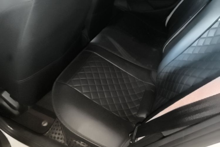 大众 Polo 2016款 1.4L 自动风尚型中控内饰7004