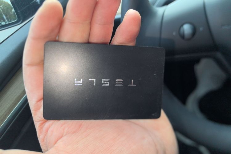 特斯拉 Model Y 2021款 长续航全轮驱动版中控内饰11