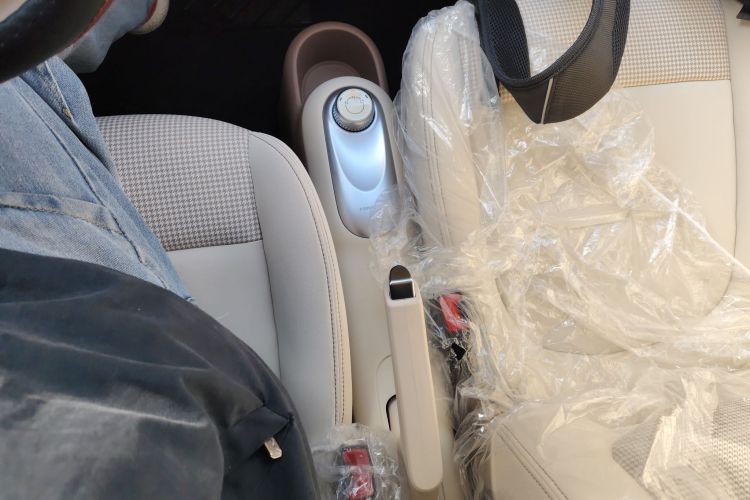 五菱汽车 宏光MINIEV 2025款 四门版 进阶款中控内饰18