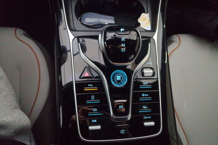 比亚迪 秦PLUS 2023款 冠军版 EV 420KM领先型中控内饰18