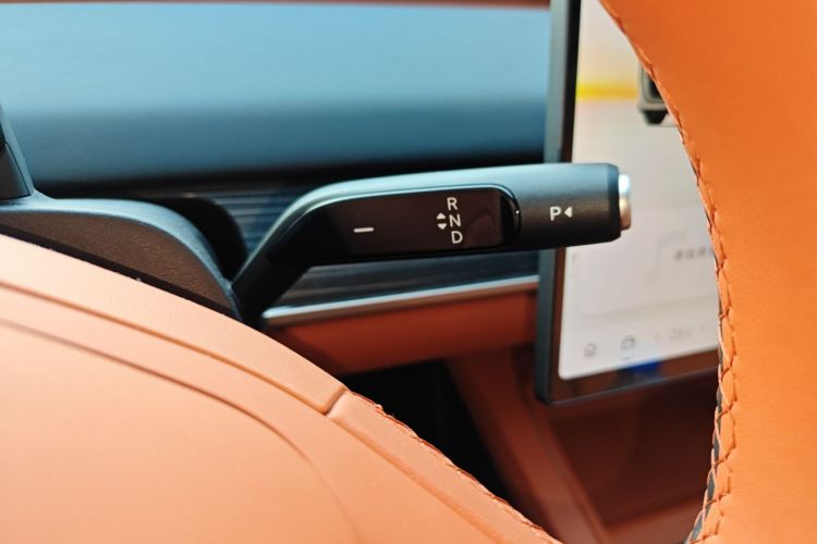 乐道L60 2025款 85kWh 后驱版中控内饰18