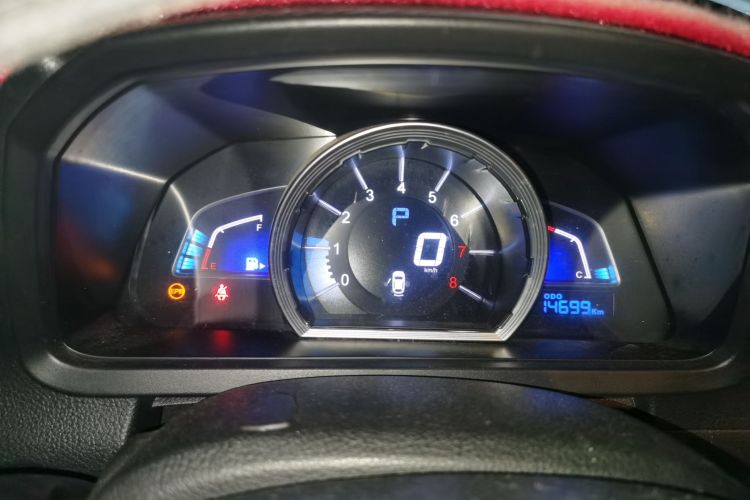 纳智捷 优6 SUV 2018款 1.8T 经典舒适版中控内饰14