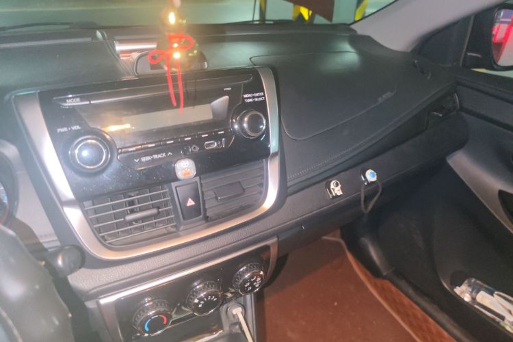 丰田 YARiS L 致炫 2016款 改款 1.5E CVT魅动版局部细节16