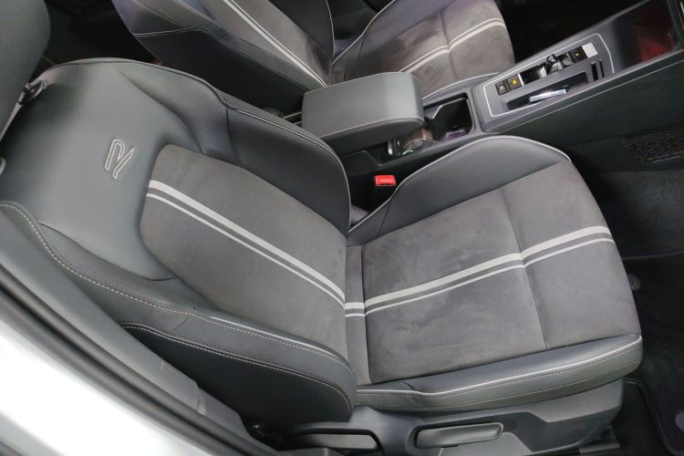 大众 高尔夫 2023款 改款 280TSI DSG R-Line Lite局部细节41