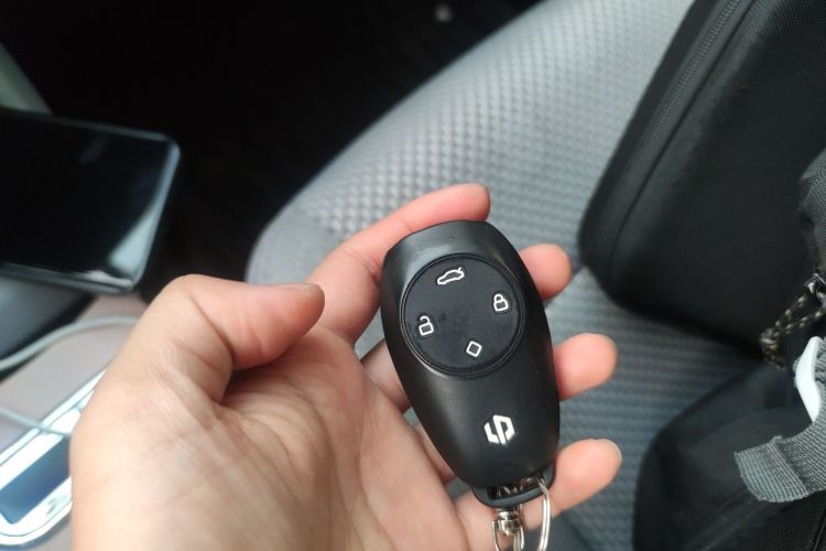 零跑汽车 零跑T03 2021款 400微糖版中控内饰7001