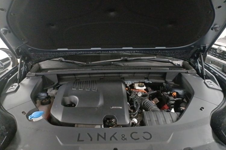 领克08 EM-P 2023款 220km 时间限量版机舱底盘24