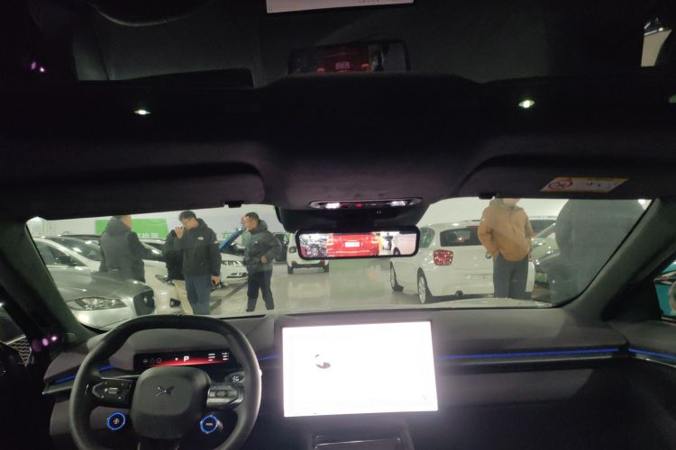 小鹏P7 2025款 702 长续航 Ultra中控内饰22