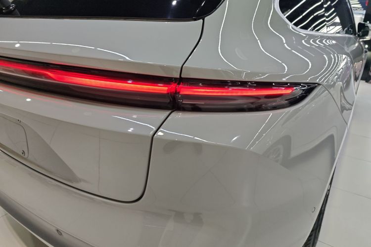 蔚来ET5T 2023款 75kWh Touring车身外观9